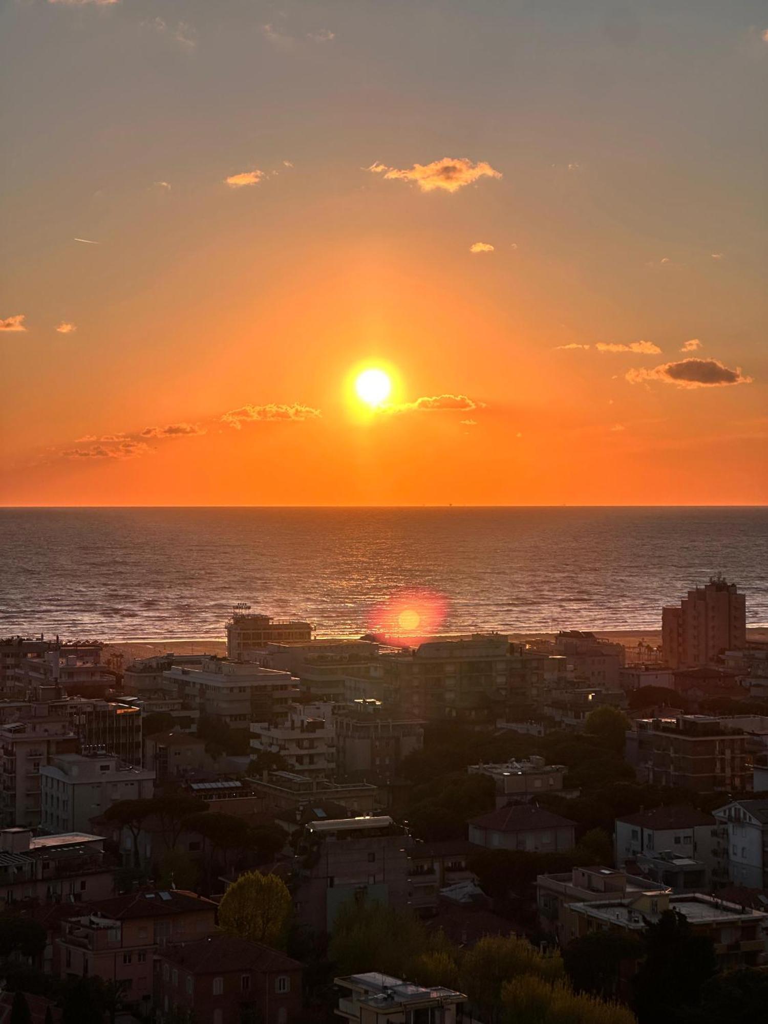 Panoramico Appartamento Vista Mare Rímini Exterior foto